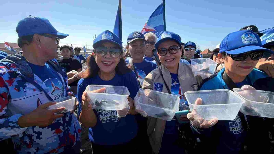 Lewat Aksi Gerakan Langit Biru, Tutik Kusuma Wardani Ajak Kader Demokrat Dekat Dengan Rakyat Lewat Aksi Gerakan Langit Biru, Tutik Kusuma Wardani Ajak Kader Demokrat Dekat Dengan Rakyat