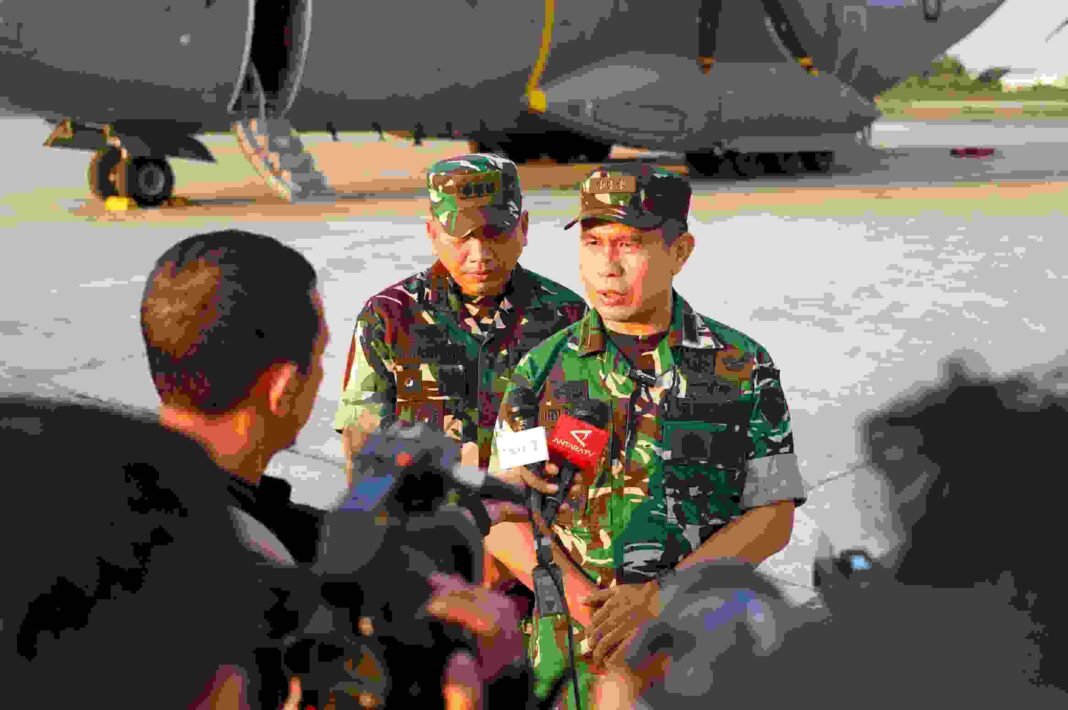Kodam IX/Udayana Gerak Cepat Salurkan Bantuan Kemhan Bagi Warga Terdampak Gempa NTT Kodam IX/Udayana Gerak Cepat Salurkan Bantuan Kemhan Bagi Warga Terdampak Gempa NTT