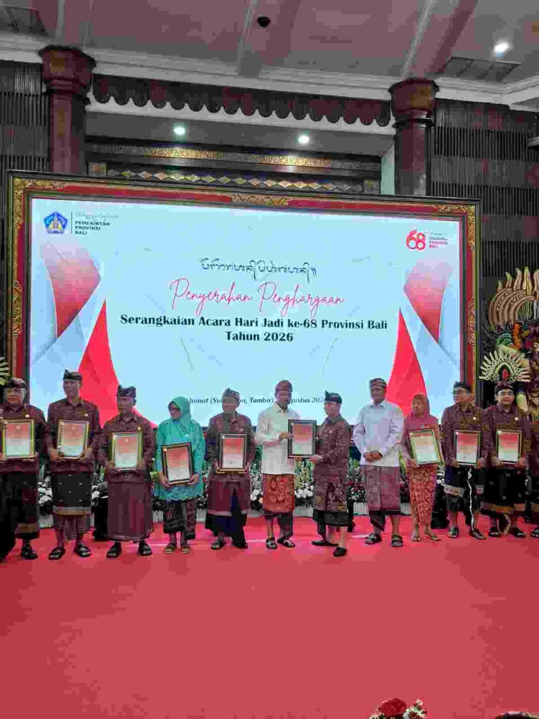 Pemprov Bali Memberikan Penghargaan Pin Emas Kepada18 Pendonor Darah Sukarela Pemprov Bali Memberikan Penghargaan Pin Emas Kepada18 Pendonor Darah Sukarela