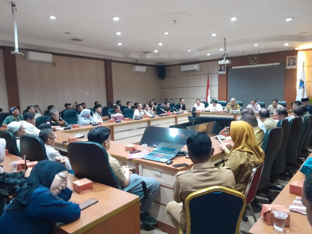 Pemanfaatan Jalan Pertamina oleh PT ALR Sah, Pemkab Lahat Dorong Solusi Lewat Dialog Pemanfaatan Jalan Pertamina oleh PT ALR Sah, Pemkab Lahat Dorong Solusi Lewat Dialog