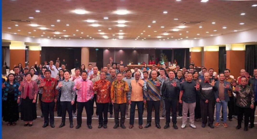 Bupati Karo Ajak Mitra Internasional dan Dunia Usaha Berkolaborasi Membangun Karo pada Gala Dinner FBB 2026 Bupati Karo Ajak Mitra Internasional dan Dunia Usaha Berkolaborasi Membangun Karo pada Gala Dinner FBB 2026