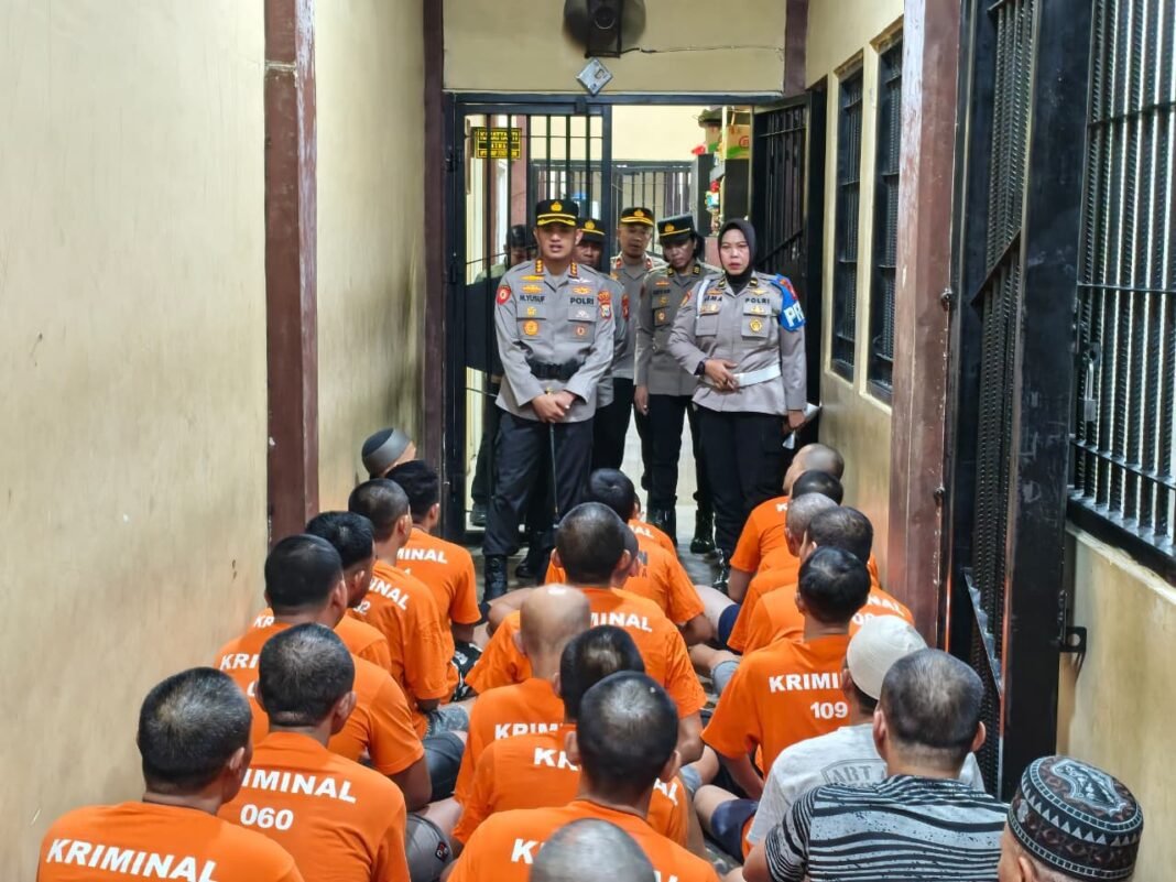 Kapolresta Gowa Tinjau Ruang Tahanan, Sampaikan Pesan Moral dan Harapan Baru Kapolresta Gowa Tinjau Ruang Tahanan, Sampaikan Pesan Moral dan Harapan Baru