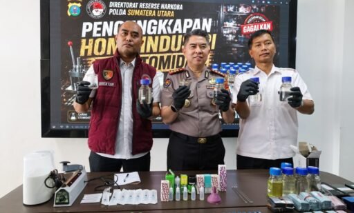 Polda Sumut Bongkar Home Industri Vape Etomidate, Bahan Baku Diduga Selundup dari Kamboja Polda Sumut Bongkar Home Industri Vape Etomidate, Bahan Baku Diduga Selundup dari Kamboja