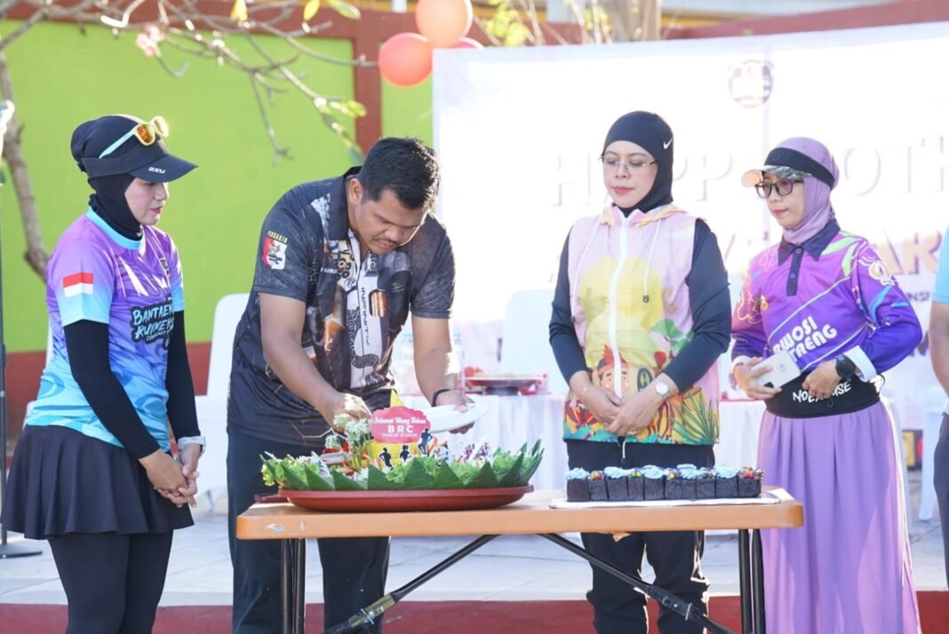 Bupati Bantaeng Lepas Peserta BRC di Momentum HUT ke-10 Bupati Bantaeng Lepas Peserta BRC di Momentum HUT ke-10