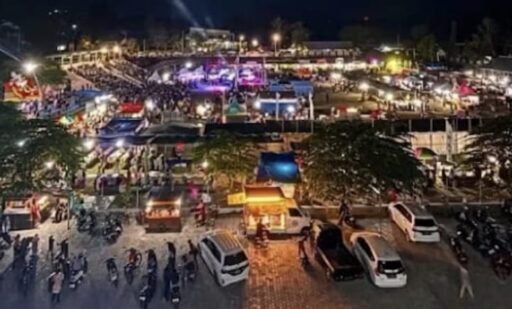 HUT RI ke-81 di Rote Ndao Disorot, Mesjid, Gereja dan KKR Berdampingan dengan Stan Permainan Berhadiah HUT RI ke-81 di Rote Ndao Disorot, Mesjid, Gereja dan KKR Berdampingan dengan Stan Permainan Berhadiah