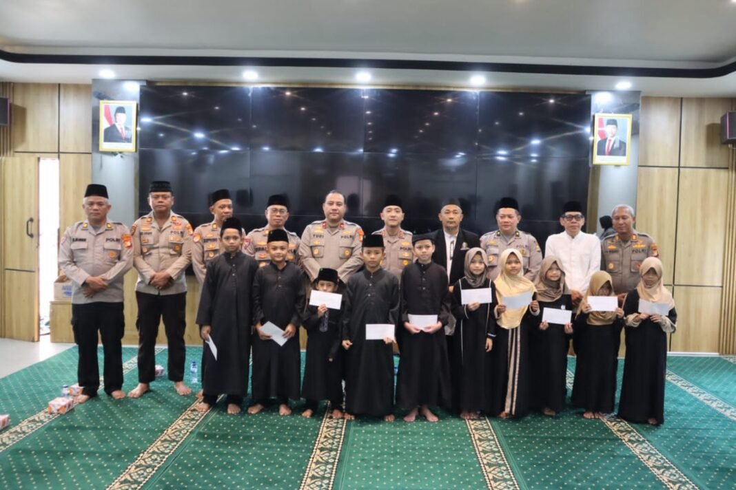 Polres Pelabuhan Tanjung Priok Berbagi Kebahagiaan, Santuni 40 Anak Yatim dan Gelar Doa Bersama Polres Pelabuhan Tanjung Priok Berbagi Kebahagiaan, Santuni 40 Anak Yatim dan Gelar Doa Bersama
