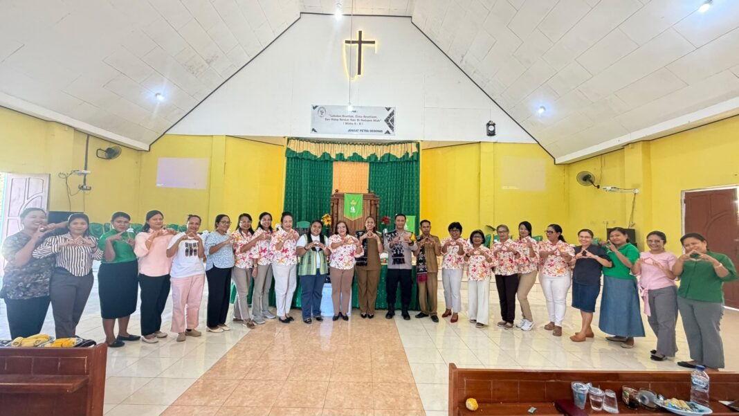 Dari Forum Pemberdayaan Perempuan ke Tengah Warga, Wakil Bupati Rote Ndao Dengarkan Aspirasi di Sakubatun Dari Forum Pemberdayaan Perempuan ke Tengah Warga, Wakil Bupati Rote Ndao Dengarkan Aspirasi di Sakubatun