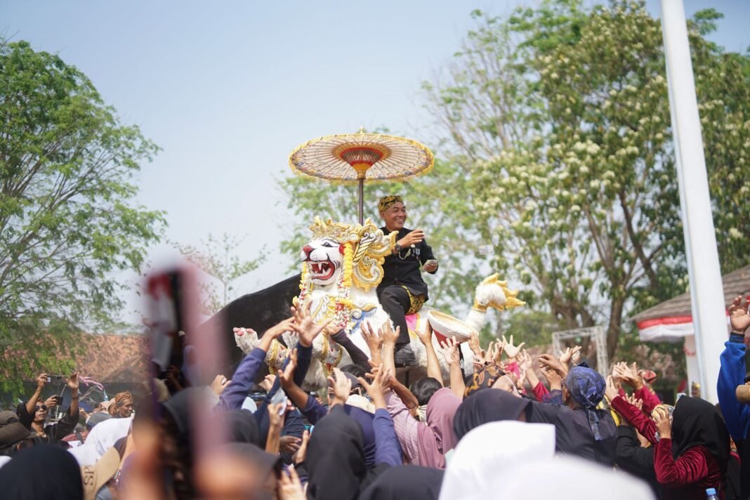 WABUP SUBANG HADIRI MILANGKALA KE -27 CIKAUM APRESIASI SEMANGAT GOTONG ROYONG WABUP SUBANG HADIRI MILANGKALA KE -27 CIKAUM APRESIASI SEMANGAT GOTONG ROYONG