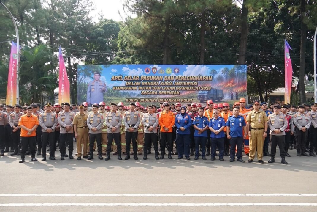 *Polri Gelar Apel Serentak Kesiapsiagaan Penanganan Karhutla di Seluruh Indonesia* *Polri Gelar Apel Serentak Kesiapsiagaan Penanganan Karhutla di Seluruh Indonesia*
