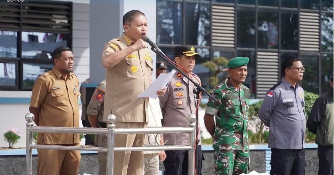 WABUP KARO RESMI LEPAS KONTINGEN KARO KE JAMBORE NASIONAL XII DI CIBUBUR WABUP KARO RESMI LEPAS KONTINGEN KARO KE JAMBORE NASIONAL XII DI CIBUBUR