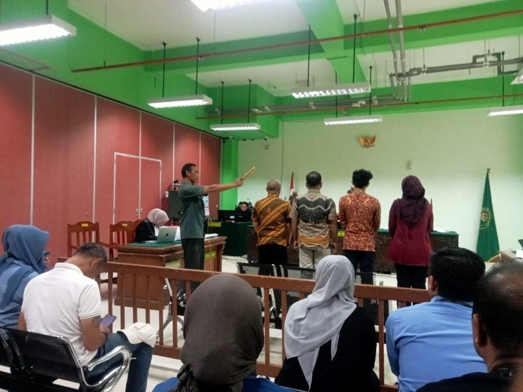 Sidang lanjutan Jurnalis Triberita Com Muhammad Harun, Hadiran 5 Saksi ,1 Saksi Kunci Tidak Hadir Ada Apah? Sidang lanjutan Jurnalis Triberita Com Muhammad Harun, Hadiran 5 Saksi ,1 Saksi Kunci Tidak Hadir Ada Apah?
