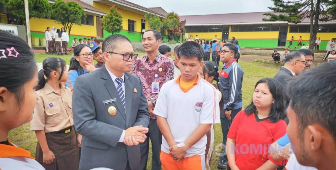 Pulihkan Rasa Aman Siswa, Wakil Bupati Karo Pimpin Apel di Yayasan Perguruan Bersama Berastagi Pulihkan Rasa Aman Siswa, Wakil Bupati Karo Pimpin Apel di Yayasan Perguruan Bersama Berastagi