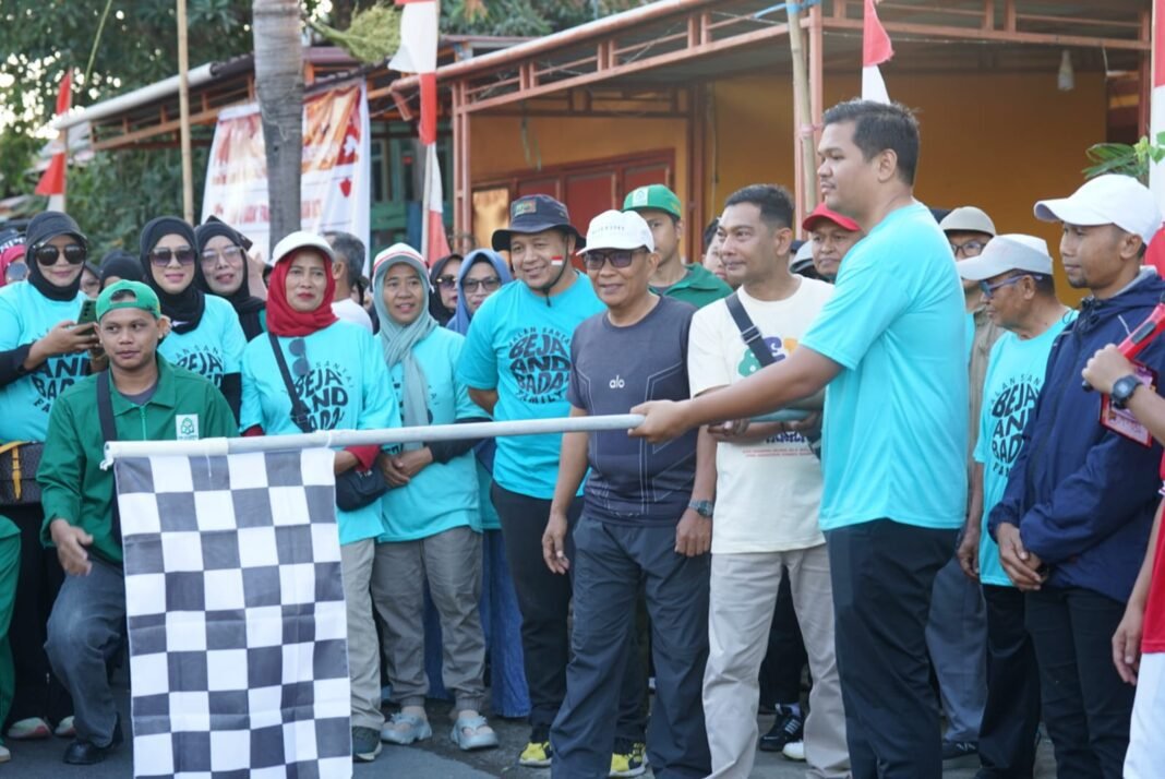 Semarak HUT ke-81 RI, Bupati Bantaeng Lepas Jalan Santai Beja dan Bada Family Semarak HUT ke-81 RI, Bupati Bantaeng Lepas Jalan Santai Beja dan Bada Family