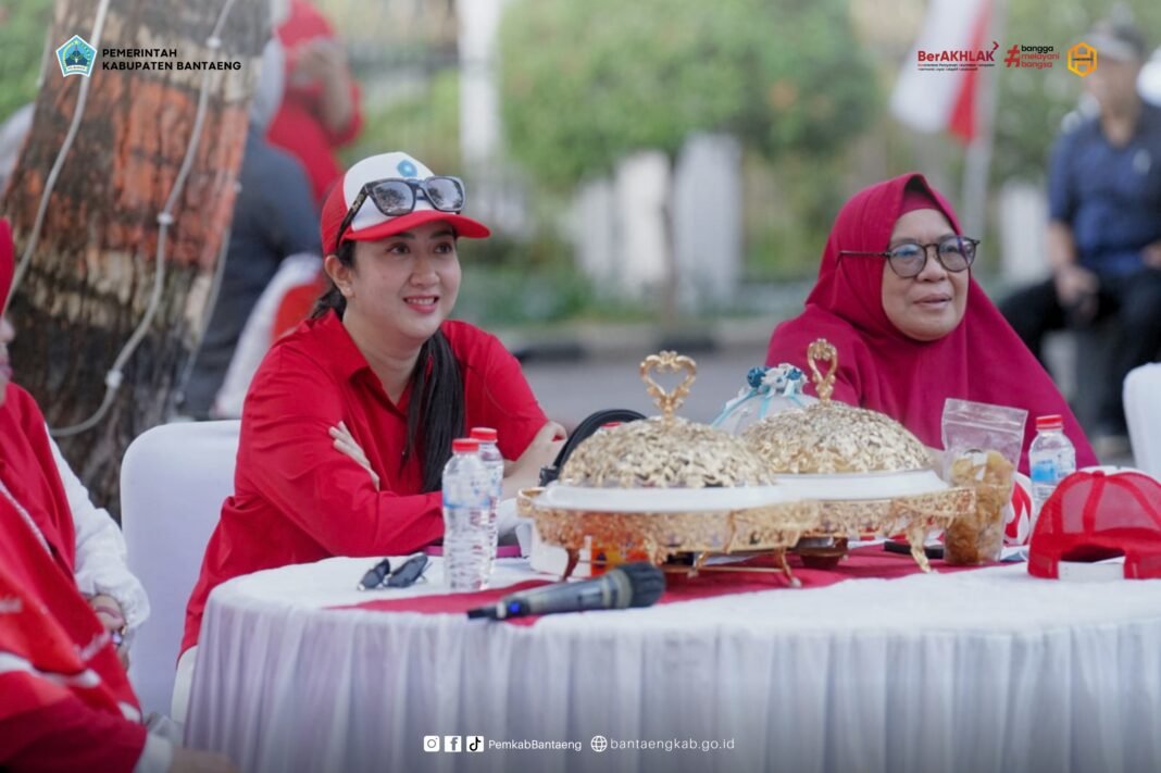 Meriahkan HUT Kemerdekaan RI ke-81, Ketua TP PKK Bantaeng Ikuti Lomba PKK Meriahkan HUT Kemerdekaan RI ke-81, Ketua TP PKK Bantaeng Ikuti Lomba PKK
