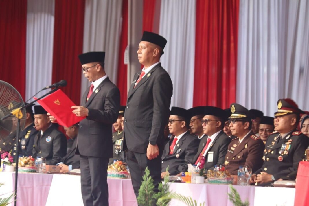 Kapolres Muara Enim Hadiri Upacara Peringatan HUT ke-81 Kemerdekaan Republik Indonesia di Lapangan Merdeka Kapolres Muara Enim Hadiri Upacara Peringatan HUT ke-81 Kemerdekaan Republik Indonesia di Lapangan Merdeka