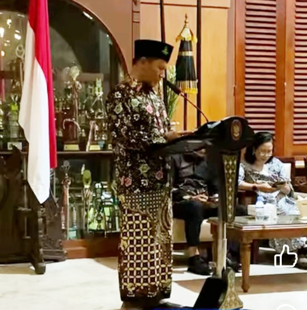 Pesan Persatuan Plt. Bupati Tulungagung di Tirakatan HUT ke-81 RI Pesan Persatuan Plt. Bupati Tulungagung di Tirakatan HUT ke-81 RI