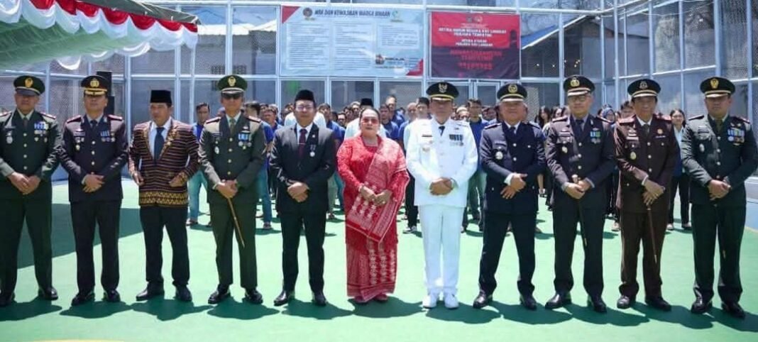 Bupati Karo Serahkan Remisi dan Pengurangan Masa Pidana dalam Peringatan HUT ke-81 Kemerdekaan RI Bupati Karo Serahkan Remisi dan Pengurangan Masa Pidana dalam Peringatan HUT ke-81 Kemerdekaan RI
