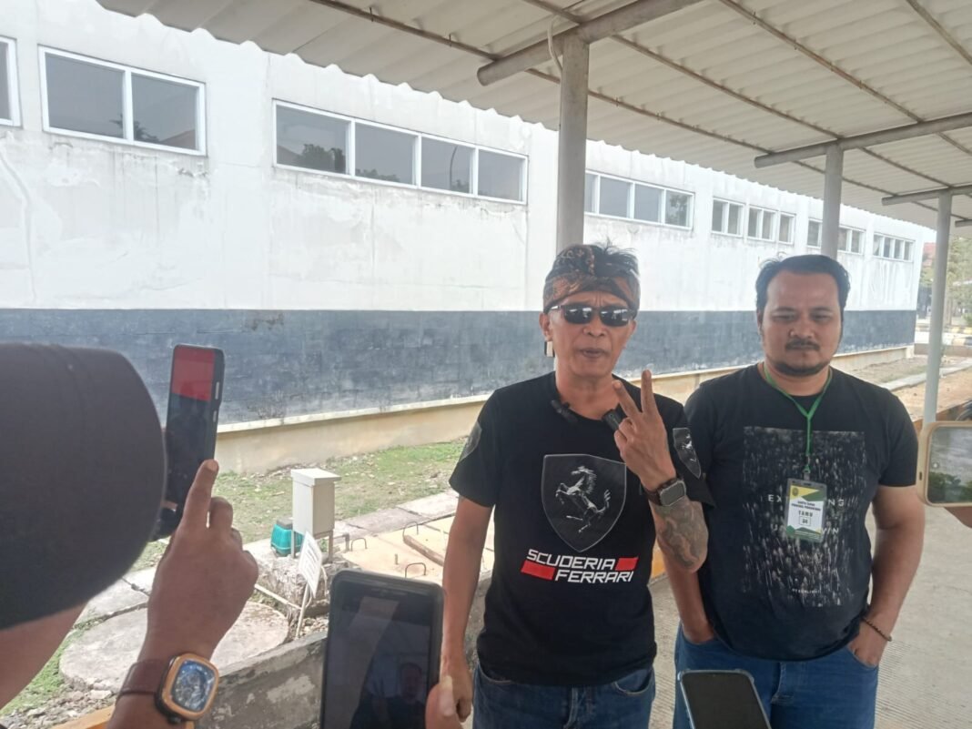 Kusus Jurnalis Triberita Com Muhammad Harun VS Alexsandrio , Seolah – Olah Dipaksakan Kata Ketua Sundawani Kusus Jurnalis Triberita Com Muhammad Harun VS Alexsandrio , Seolah – Olah Dipaksakan Kata Ketua Sundawani