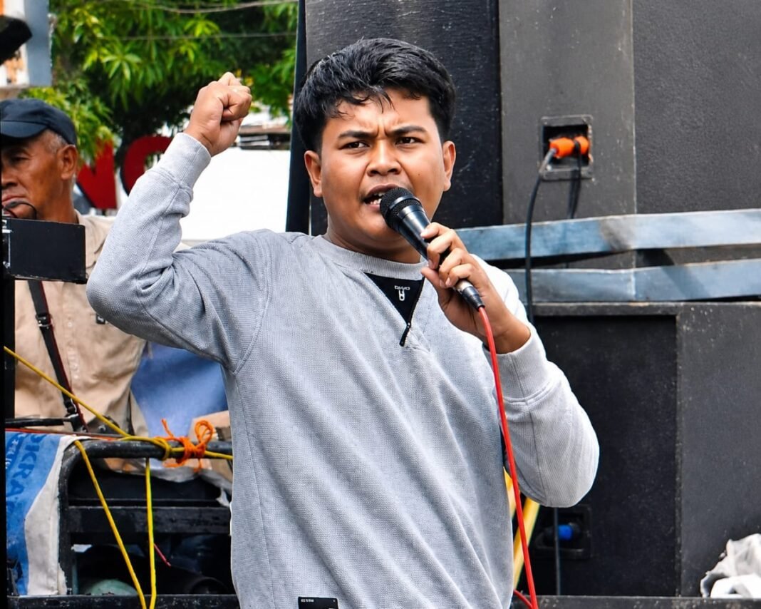 SKANDAL PENAFSIRAN NOMINAL FAKTA PERSIDANGAN : 30 RIBU DISEBUT 30 JUTA IQBAL MAULANA BONGKAR LOGIKANYA! SKANDAL PENAFSIRAN NOMINAL FAKTA PERSIDANGAN : 30 RIBU DISEBUT 30 JUTA IQBAL MAULANA BONGKAR LOGIKANYA!