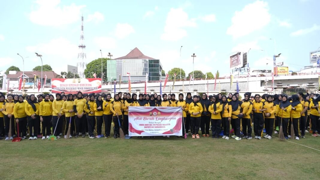 Hari Jadi ke-78 Polwan, Polda Sumsel Perkuat Kepedulian Lingkungan Lewat Aksi Bersih Hari Jadi ke-78 Polwan, Polda Sumsel Perkuat Kepedulian Lingkungan Lewat Aksi Bersih