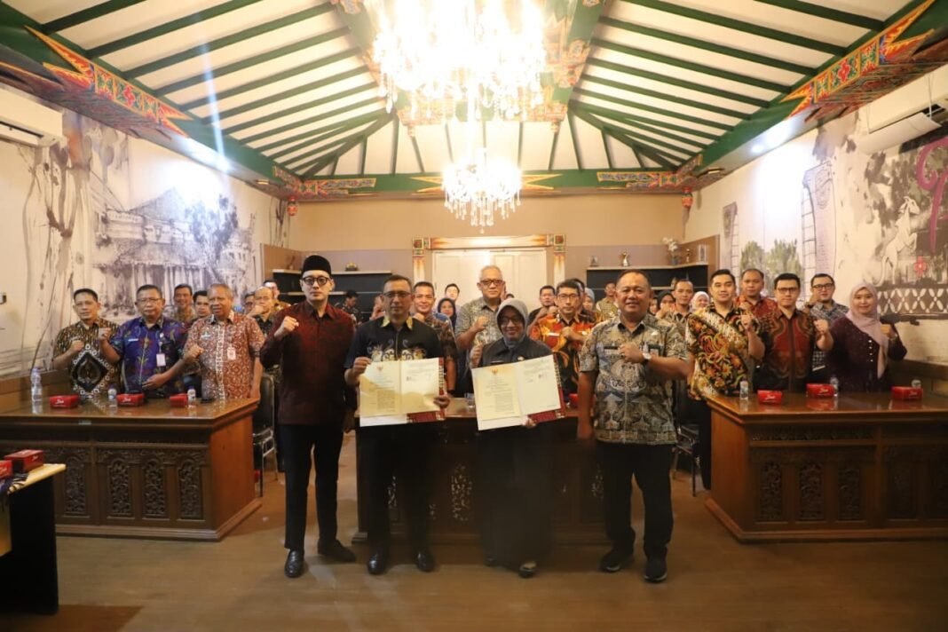 Pemkab Purworejo dan Kejari Jalin Kerjasama Penanganan Hukum Perdata dan Tata Usaha Negara Pemkab Purworejo dan Kejari Jalin Kerjasama Penanganan Hukum Perdata dan Tata Usaha Negara