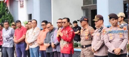 Pemkab Karo Tampung Aspirasi Warga Semangat Gunung Soal Jalan dan Keamanan Pemkab Karo Tampung Aspirasi Warga Semangat Gunung Soal Jalan dan Keamanan