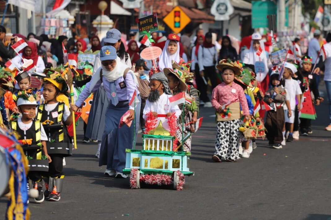 Karnaval PAUD/TK Tingkat Kabupaten Purworejo Berlangsung Meriah dan Penuh Kreativitas Karnaval PAUD/TK Tingkat Kabupaten Purworejo Berlangsung Meriah dan Penuh Kreativitas
