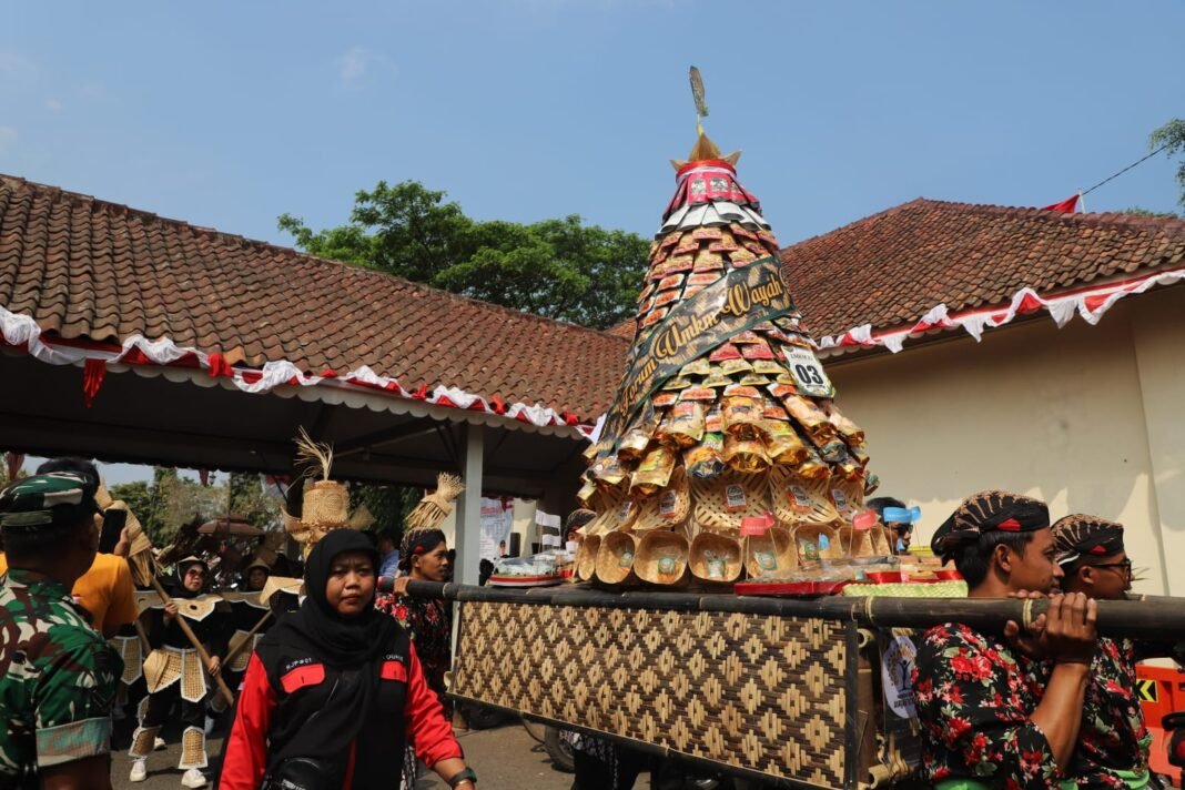 Grebeg Gunungan UMKM Meriahkan Puncak Harnas UMKM 2026 Grebeg Gunungan UMKM Meriahkan Puncak Harnas UMKM 2026