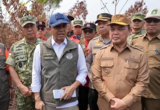 Atas Perintah Prabowo, Menhut Raja Antoni Turun Langsung Tangani Karhutla Kalbar Atas Perintah Prabowo, Menhut Raja Antoni Turun Langsung Tangani Karhutla Kalbar