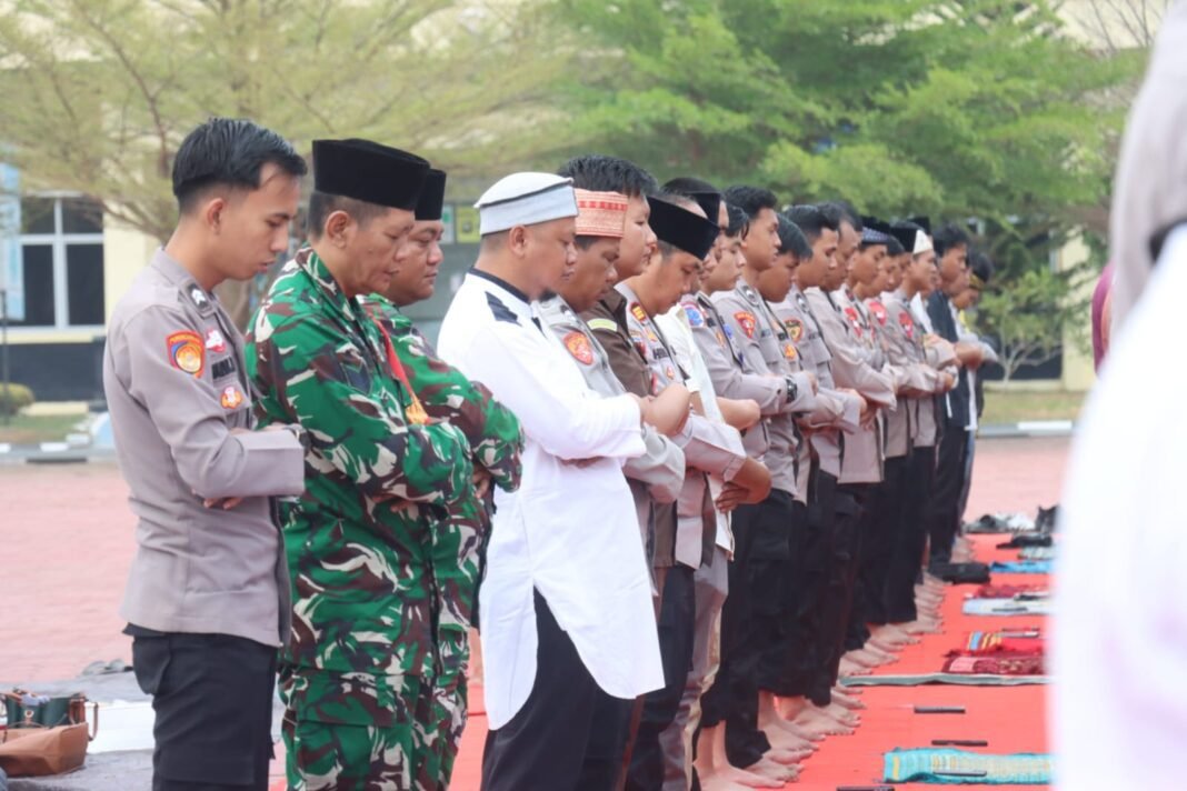 Polres PALI Gelar Shalat Istisqa, Doakan Hujan Turun dan Karhutla Teratasi Polres PALI Gelar Shalat Istisqa, Doakan Hujan Turun dan Karhutla Teratasi
