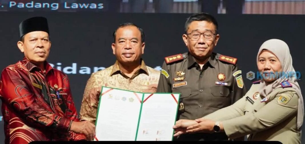 Bupati Karo Teken MoU Percepatan Pendaftaran Tanah Wakaf Bupati Karo Teken MoU Percepatan Pendaftaran Tanah Wakaf