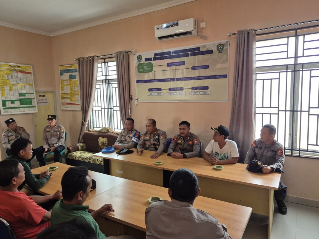 Satgas Edukasi Karhutla Turun ke Desa, Bawa Pesan Keselamatan Sekaligus Kepedulian untuk Warga Muara Enim Satgas Edukasi Karhutla Turun ke Desa, Bawa Pesan Keselamatan Sekaligus Kepedulian untuk Warga Muara Enim