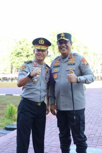 Kapolda Sulsel Pimpin Apel Pagi dan Laporan Kenaikan Pangkat Pengabdian Karo Log Polda Sulsel Kapolda Sulsel Pimpin Apel Pagi dan Laporan Kenaikan Pangkat Pengabdian Karo Log Polda Sulsel
