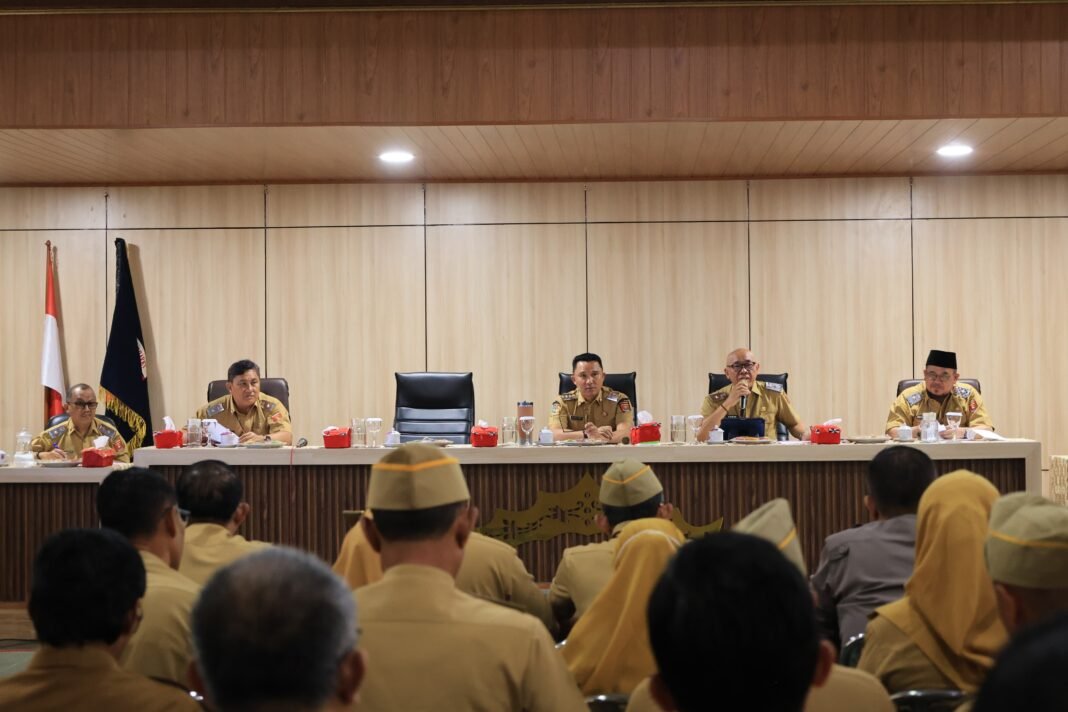 Bupati Parosil Pimpin Rapat Pemantapan, HUT ke-35 Lampung Barat, Harus Libatkan Masyarakat Bupati Parosil Pimpin Rapat Pemantapan, HUT ke-35 Lampung Barat, Harus Libatkan Masyarakat