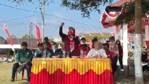pembukaan perlombaan HUT Kemerdekaan RI dengan Ketua Panitia Ike Maria Sari, S.Pd., M.M., pembukaan perlombaan HUT Kemerdekaan RI dengan Ketua Panitia Ike Maria Sari, S.Pd., M.M.,