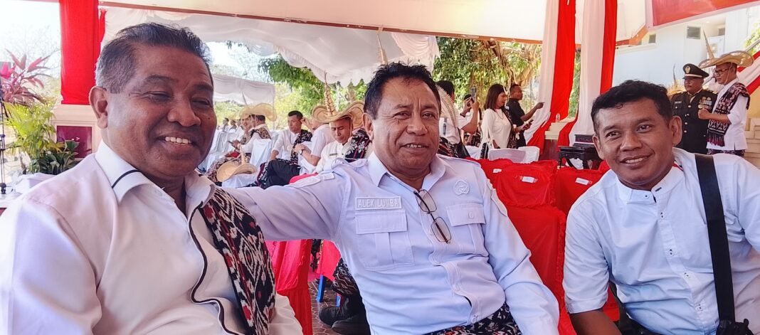 Pakaian Adat Warnai Upacara HUT RI di Rote Ndao, Alexon Lumba Soroti Potensi Wisata Bahari Pakaian Adat Warnai Upacara HUT RI di Rote Ndao, Alexon Lumba Soroti Potensi Wisata Bahari