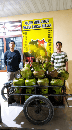 Polsek Bandar Huluan Bekuk Dua Terduga Pencurian 34 Tabung Gas LPG Polsek Bandar Huluan Bekuk Dua Terduga Pencurian 34 Tabung Gas LPG