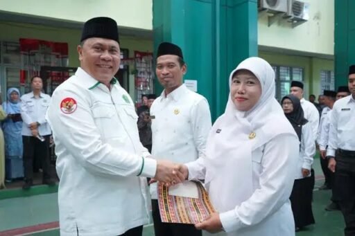 Dilantik 165 Kepala KUA Sumut, Kemenag Tekankan Integritas dan Bebas Pungli Dilantik 165 Kepala KUA Sumut, Kemenag Tekankan Integritas dan Bebas Pungli