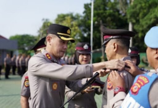 Kapolres Pimpin Upacara Korp Raport Kenaikan Pangkat Pengabdian Personel Polres Indramayu Kapolres Pimpin Upacara Korp Raport Kenaikan Pangkat Pengabdian Personel Polres Indramayu