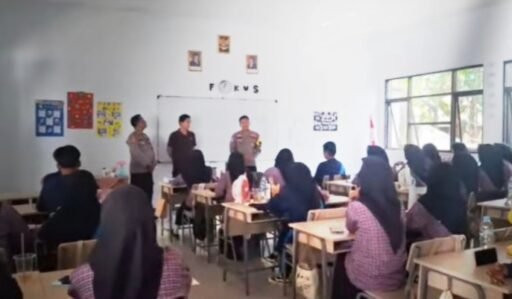 Polsek Kedokan Bunder Berikan Literasi AI Kepada Pelajar SMKN 1 Polsek Kedokan Bunder Berikan Literasi AI Kepada Pelajar SMKN 1