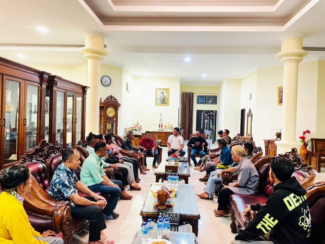 Bupati Paulus Henuk Pilih Jalan Dialog, Dengarkan Suara Hati Masyarakat Loaholu Bupati Paulus Henuk Pilih Jalan Dialog, Dengarkan Suara Hati Masyarakat Loaholu