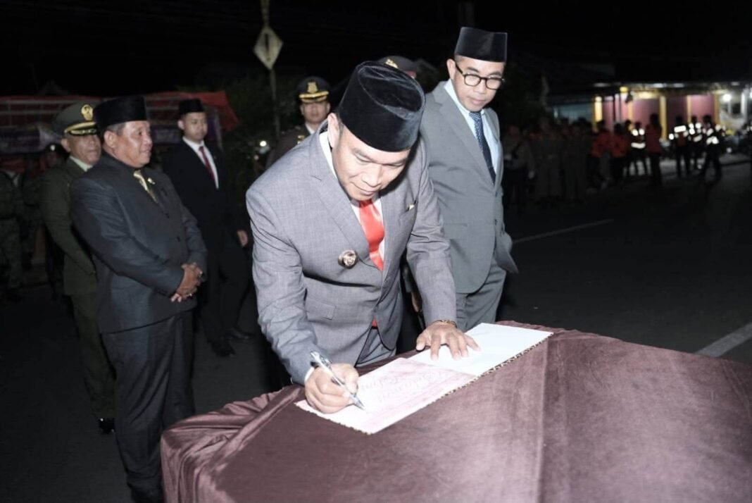 WAKIL KETUA II DPRD KABUPATEN KEPAHIANG HADIRI APEL KEHORMATAN DAN RENUNGAN SUCI HUT KE-81 RI WAKIL KETUA II DPRD KABUPATEN KEPAHIANG HADIRI APEL KEHORMATAN DAN RENUNGAN SUCI HUT KE-81 RI