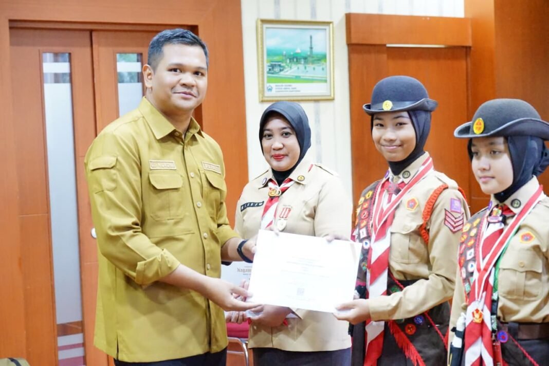 Bupati Bantaeng Sambut Kepulangan Kontingen JAMNAS XII Kwarcab Bantaeng Bupati Bantaeng Sambut Kepulangan Kontingen JAMNAS XII Kwarcab Bantaeng