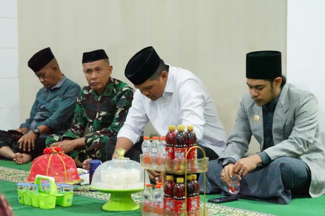 Bupati Bantaeng Hadiri Maulid Nabi di Masjid Babul Khaer Bombong, Minta Warga Waspadai Kebakaran Lahan Bupati Bantaeng Hadiri Maulid Nabi di Masjid Babul Khaer Bombong, Minta Warga Waspadai Kebakaran Lahan