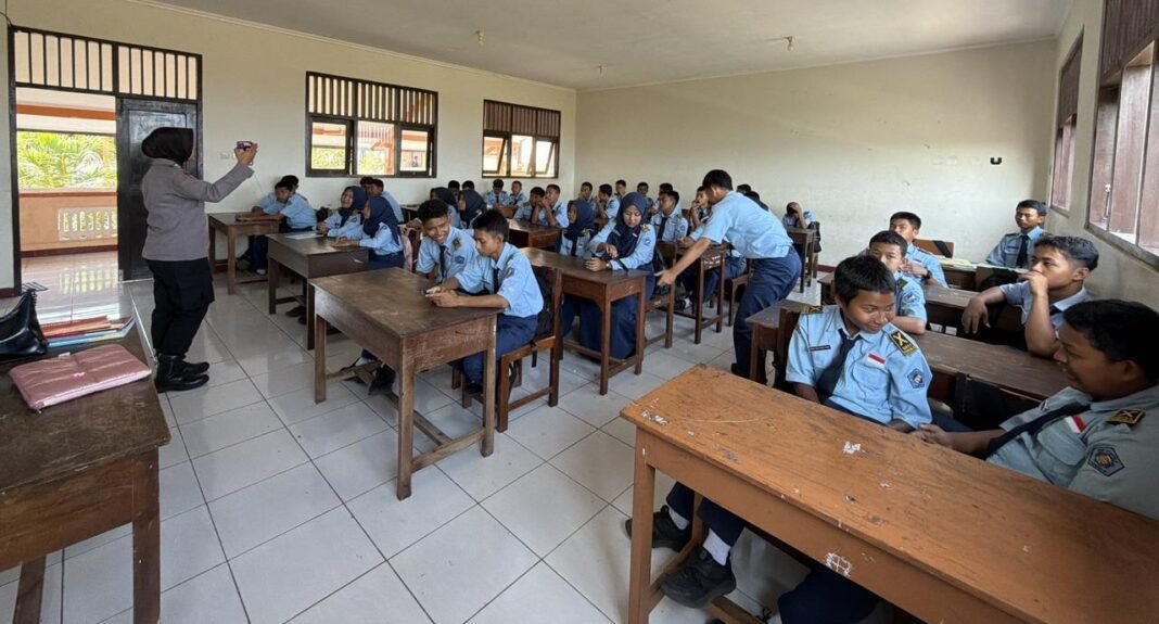 Antisipasi Penyalahgunaan Tehnologi AI, POLRES Purworejo Gelar Pelatihan “Paham AI” Di SMK N 8 Purworejo Antisipasi Penyalahgunaan Tehnologi AI, POLRES Purworejo Gelar Pelatihan “Paham AI” Di SMK N 8 Purworejo