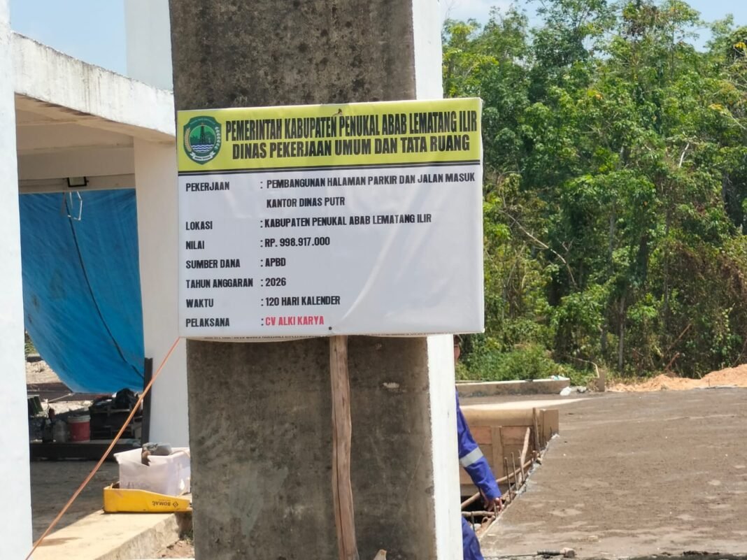 Diduga halaman parkir kantor dinas putr asal jadi Diduga halaman parkir kantor dinas putr asal jadi