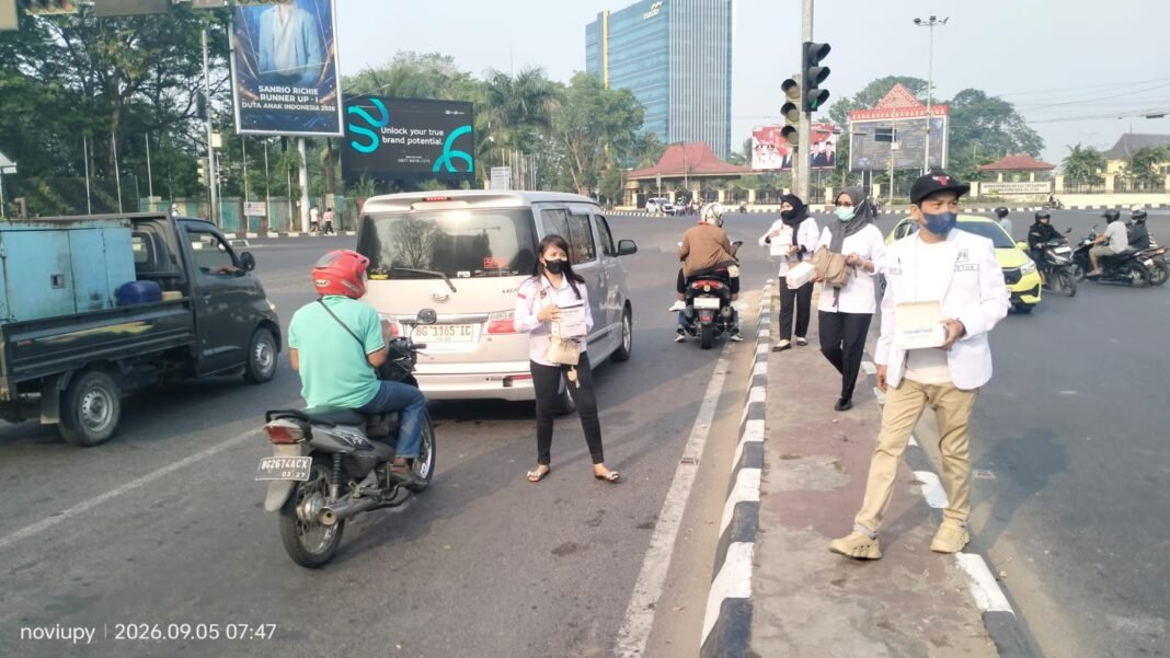 GENCAR SUMSEL BAGIKAN 1.000 MASKER GRATIS UNTUK WARGA PALEMBANG TERDAMPAK KABUT ASAP KARHUTLA GENCAR SUMSEL BAGIKAN 1.000 MASKER GRATIS UNTUK WARGA PALEMBANG TERDAMPAK KABUT ASAP KARHUTLA