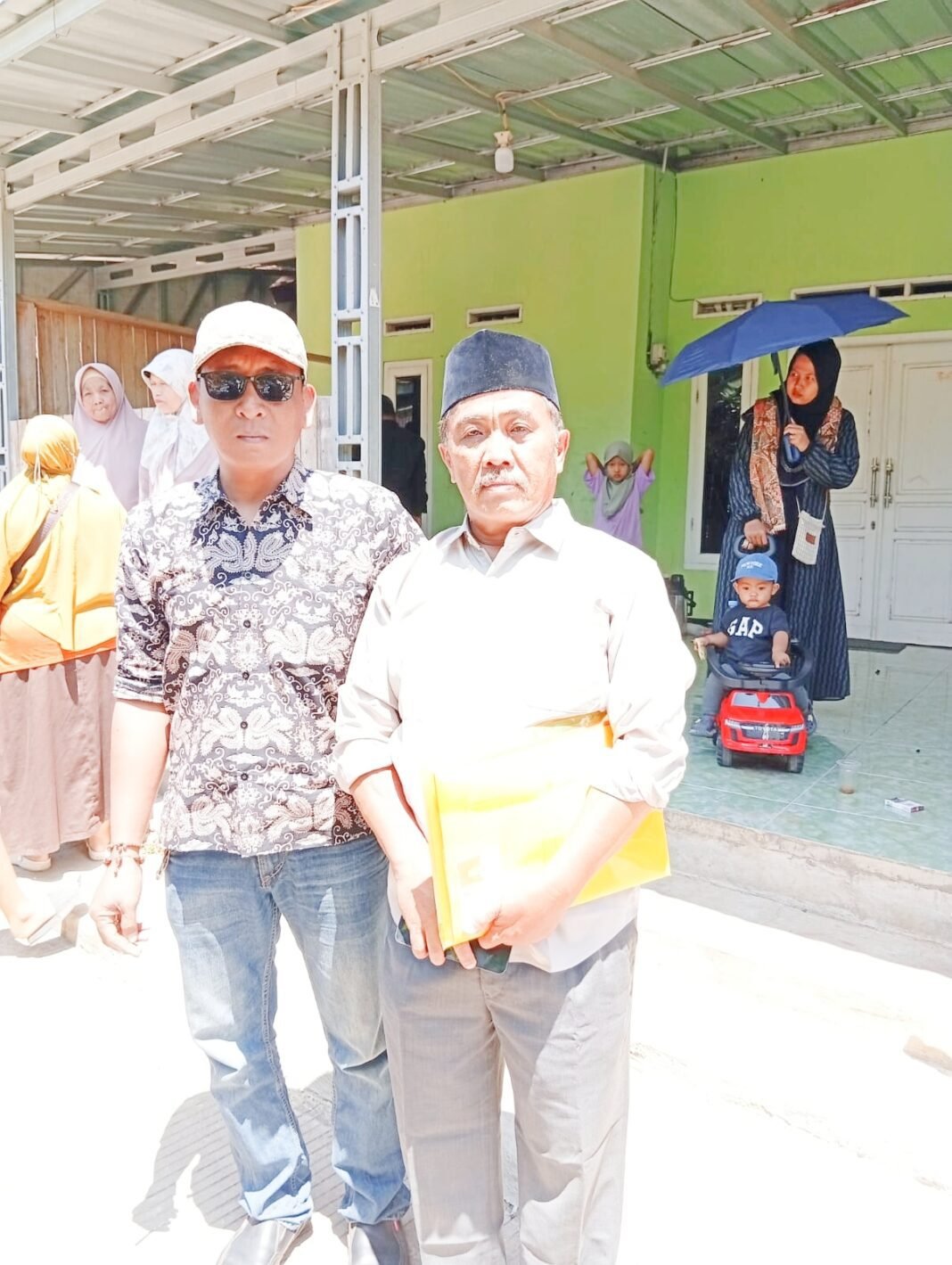 Dewan Pembina JAMPES , Bersama Warga Antar Calon Kepala Desa Jenal Mutaqin Mendaftarkan Pilkades Dewan Pembina JAMPES , Bersama Warga Antar Calon Kepala Desa Jenal Mutaqin Mendaftarkan Pilkades