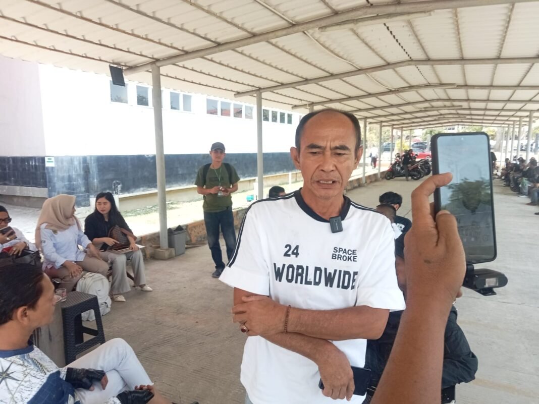 KETUA LSM BARAKATAKTAK ,SEBUT WAHYU GILANG “JELAS”SEBAGAI PERANTARA KASUS YANG MENJERAT MUHAMMAD HARUN KETUA LSM BARAKATAKTAK ,SEBUT WAHYU GILANG “JELAS”SEBAGAI PERANTARA KASUS YANG MENJERAT MUHAMMAD HARUN