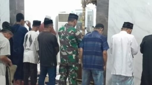TNI Manunggal Bersama Rakyat, Babinsa Koramil 1409-01/Somba Opu Laksanakan Safari Subuh dan Komsos TNI Manunggal Bersama Rakyat, Babinsa Koramil 1409-01/Somba Opu Laksanakan Safari Subuh dan Komsos